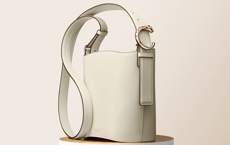 حقيبة الأسبوع: PANTHERE C DE CARTIER BUCKET BAG